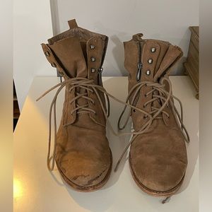 Sam Edelman lace up low boot. Tan-taupe in color, size 11!